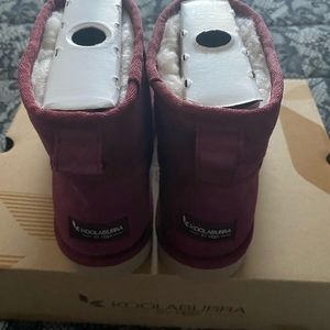 Koolaburra by ugg mini boots size 9, wine colored